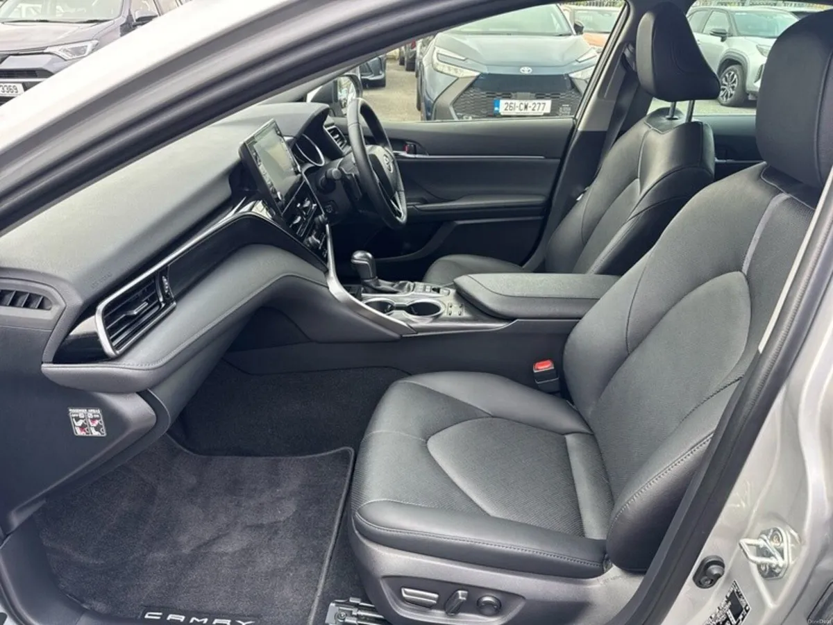 Toyota Camry PLATINUM EDITION - Image 6