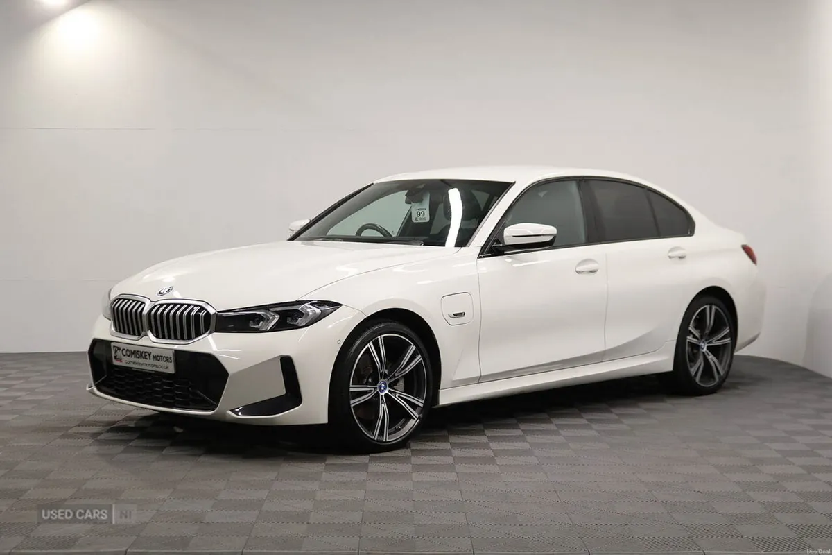 BMW 3-Series 330e M Sport - Image 4