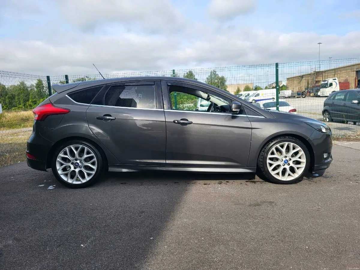 2016 Ford Focus.Wet belt done.Trade in welcome. - Image 1