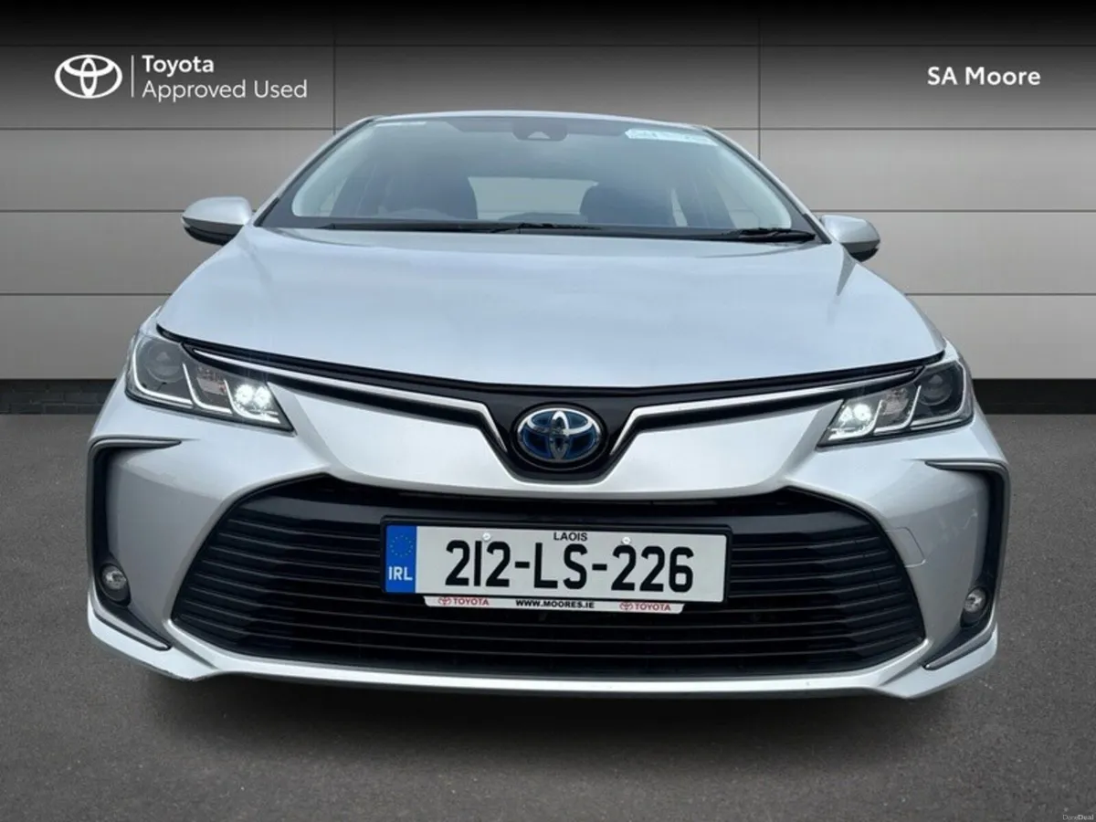 Toyota Corolla HYBRID LUNA SALOON - Image 5
