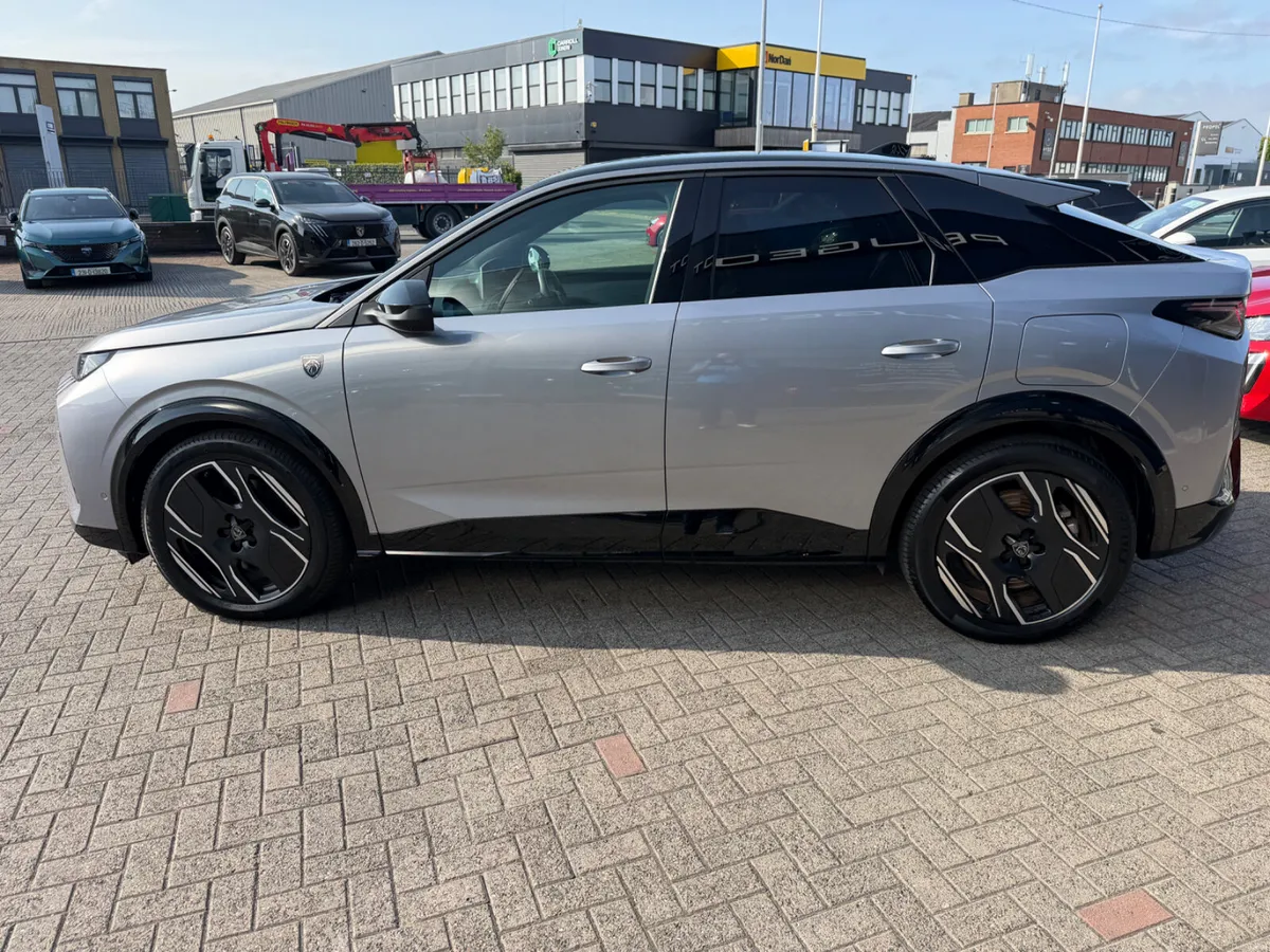 2024 Peugeot 3008 eGT - Image 5