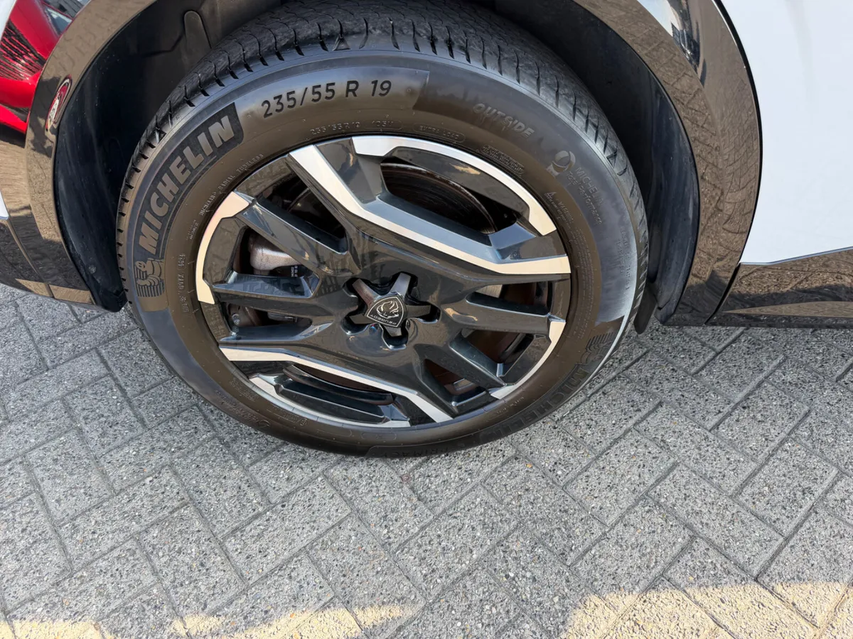 2025Peugeot 3008 eGT - Image 4
