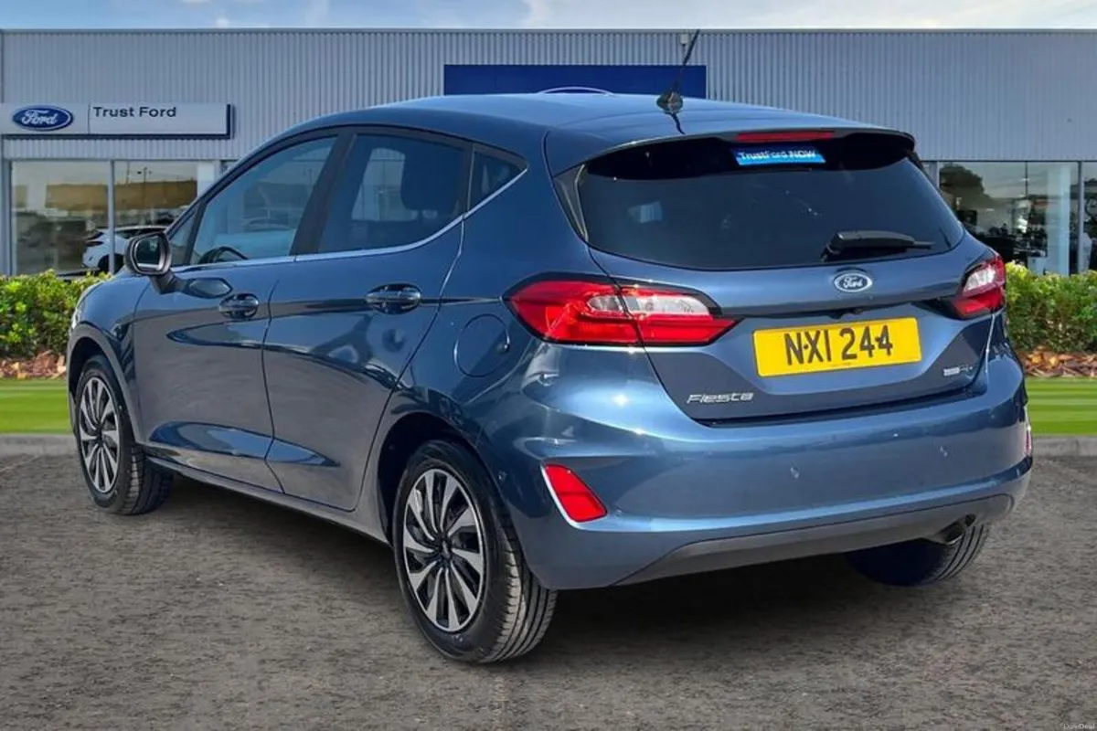 Ford Fiesta 1.0 EcoBoost Hybrid mHEV 125 Titanium - Image 2