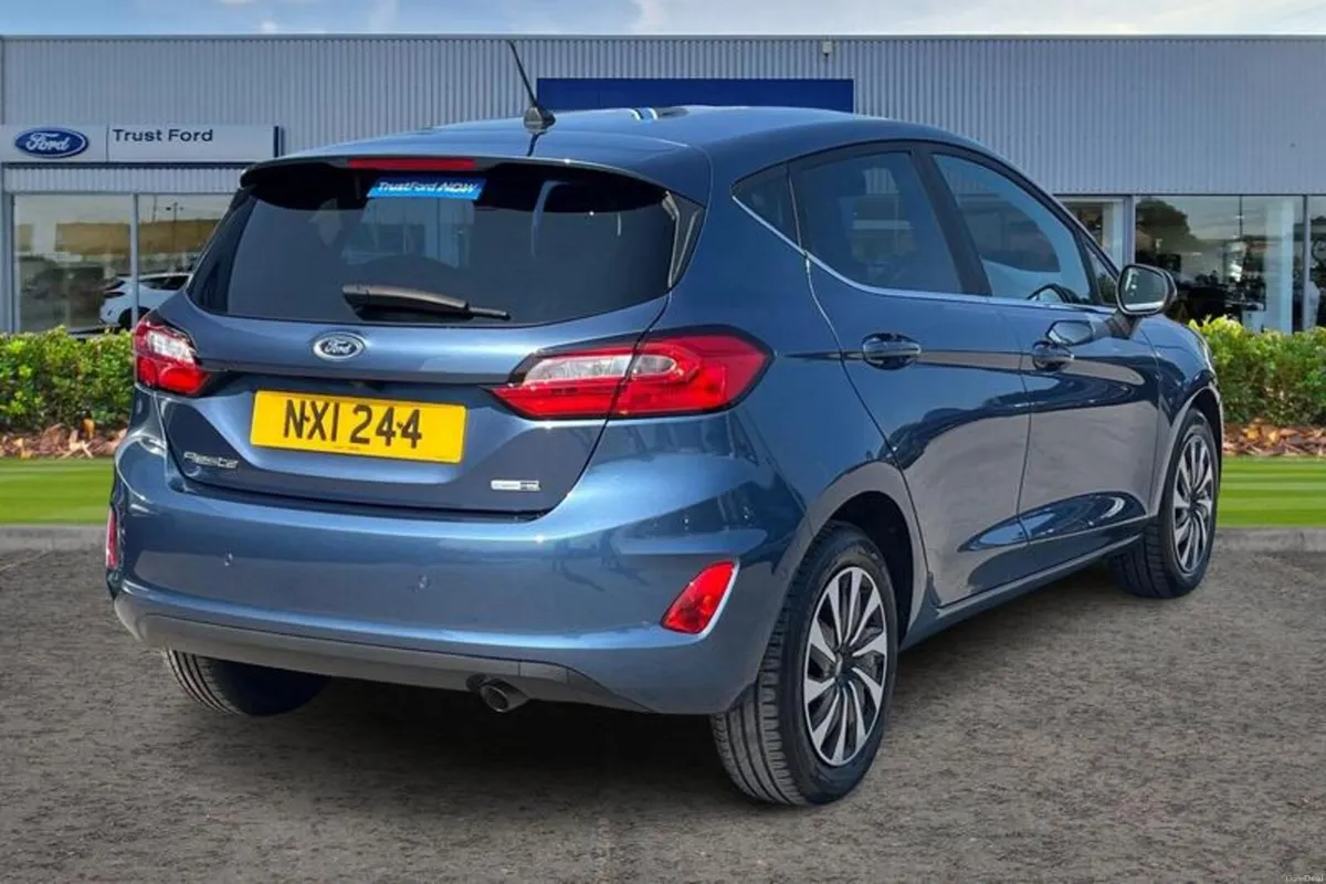 Ford Fiesta 1.0 EcoBoost Hybrid mHEV 125 Titanium - Image 4