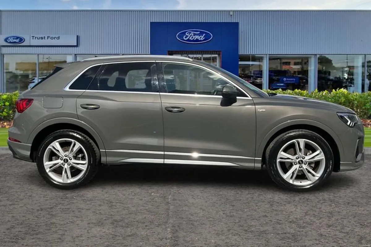 Audi Q3 S Line - Image 3