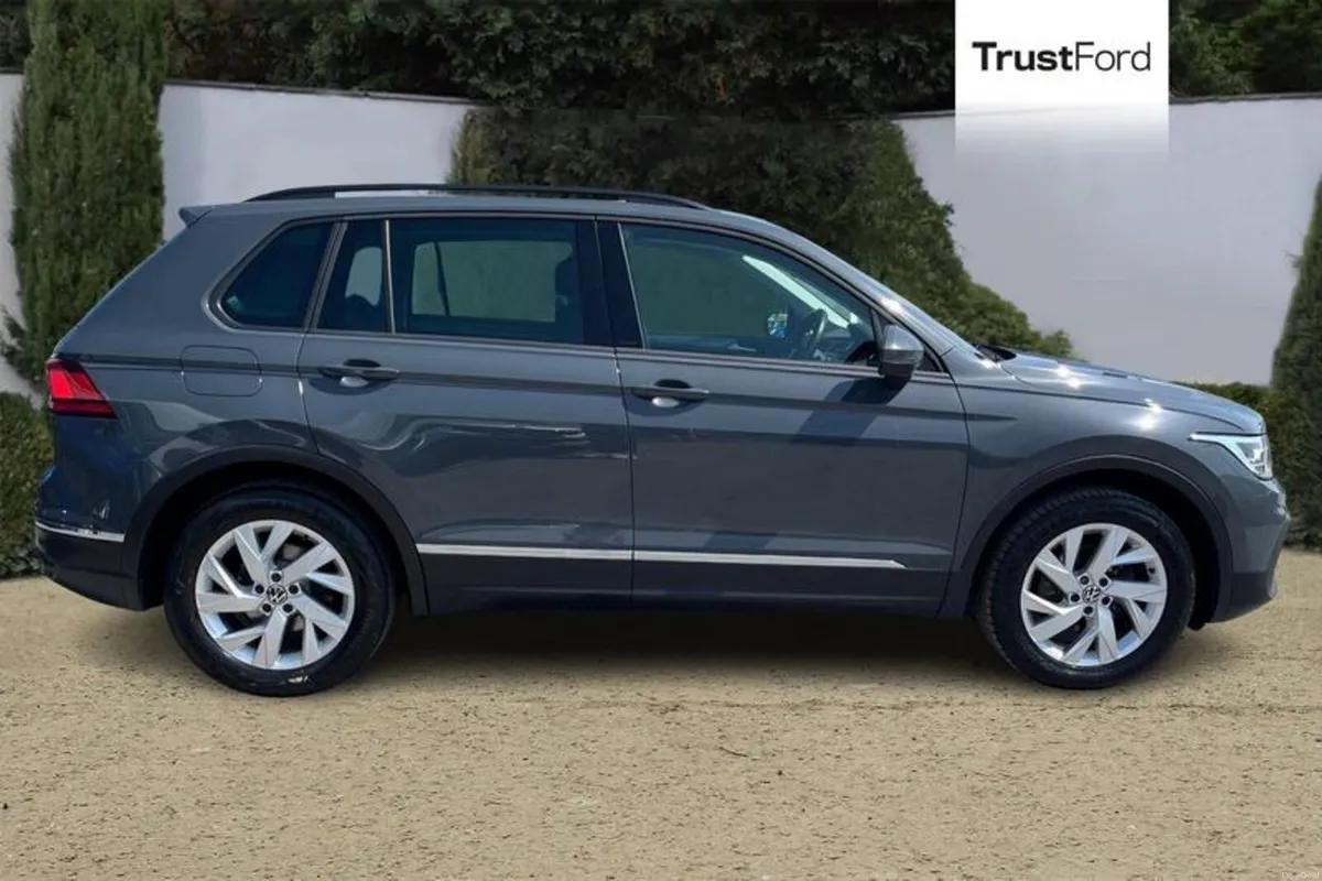 Volkswagen Tiguan Life - Image 3
