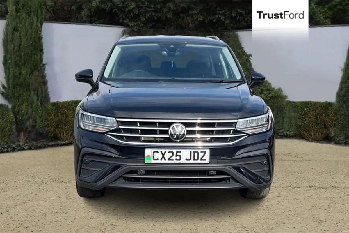 Volkswagen Tiguan Allspace Life - Image 6