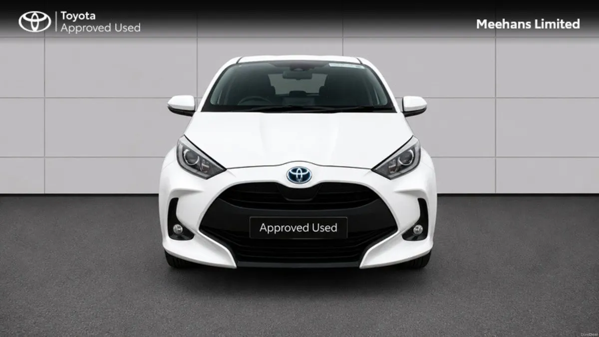 Toyota Yaris 1.5 HYBRID LUNA 4DR - Image 5