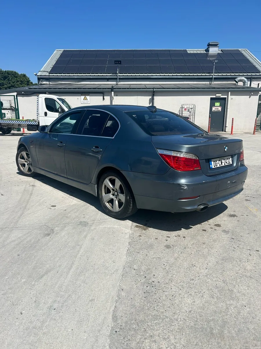 BMW 520d manual - Image 2