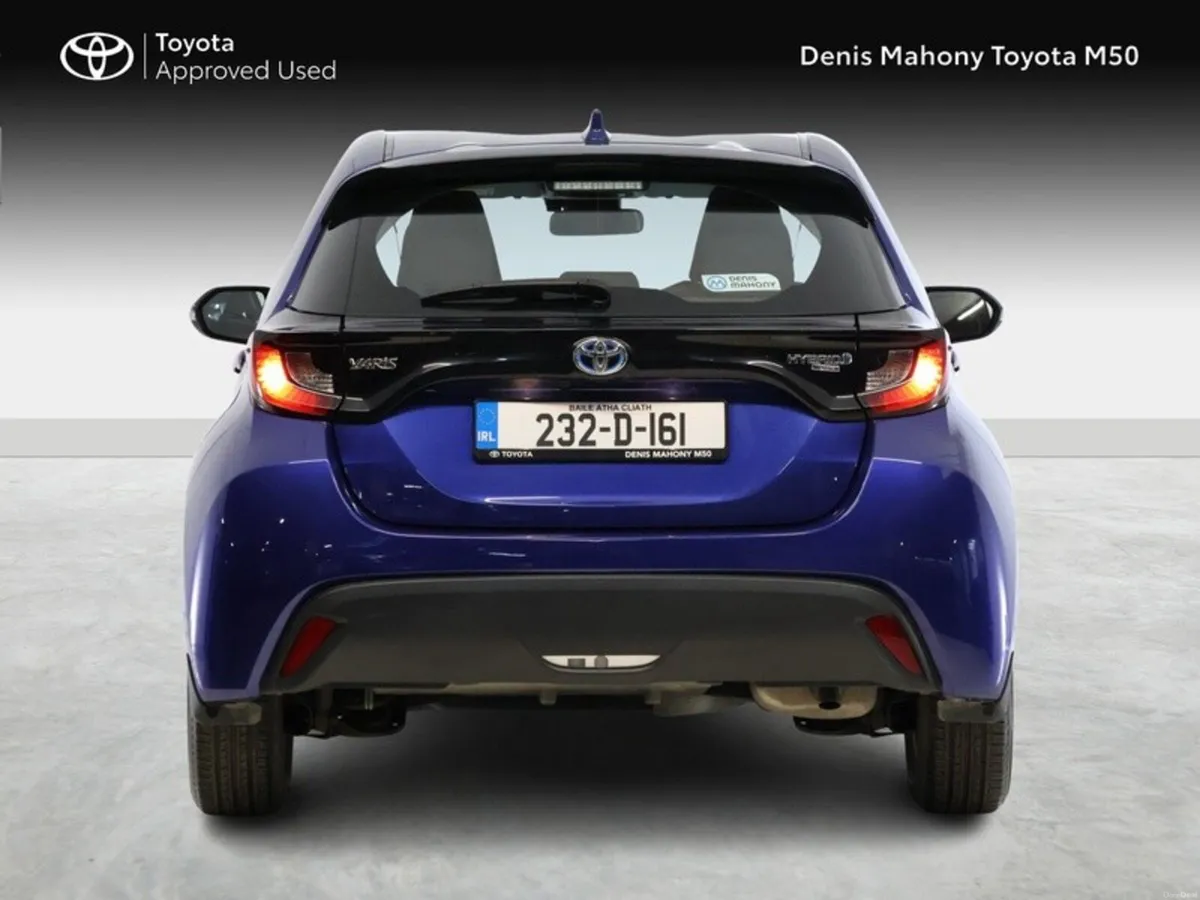 Toyota Yaris Luna Hybrid - Image 4