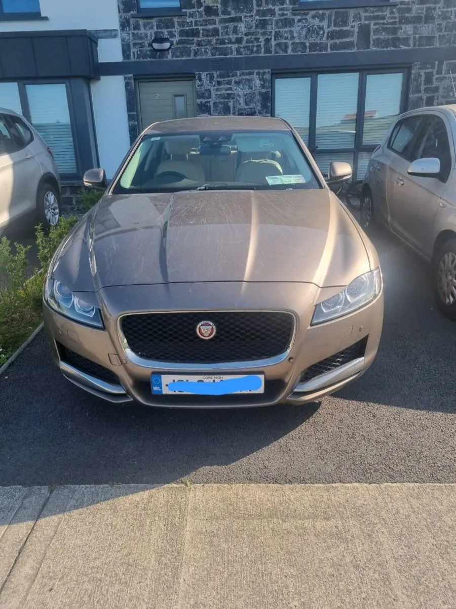 2016 Jaguar XF - Image 2