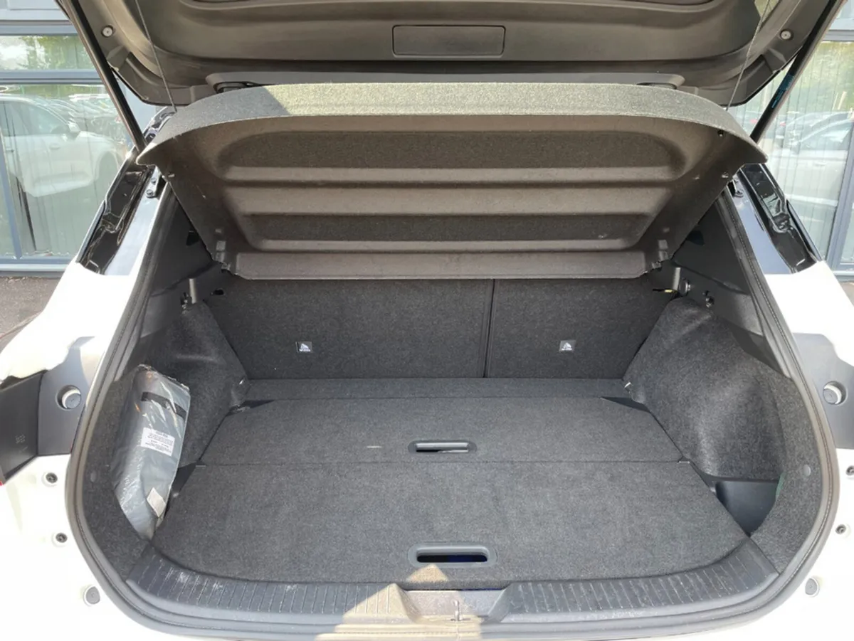 Nissan Qashqai EPOWER SV PREMIUM 2T GR RR MY2 - Image 6