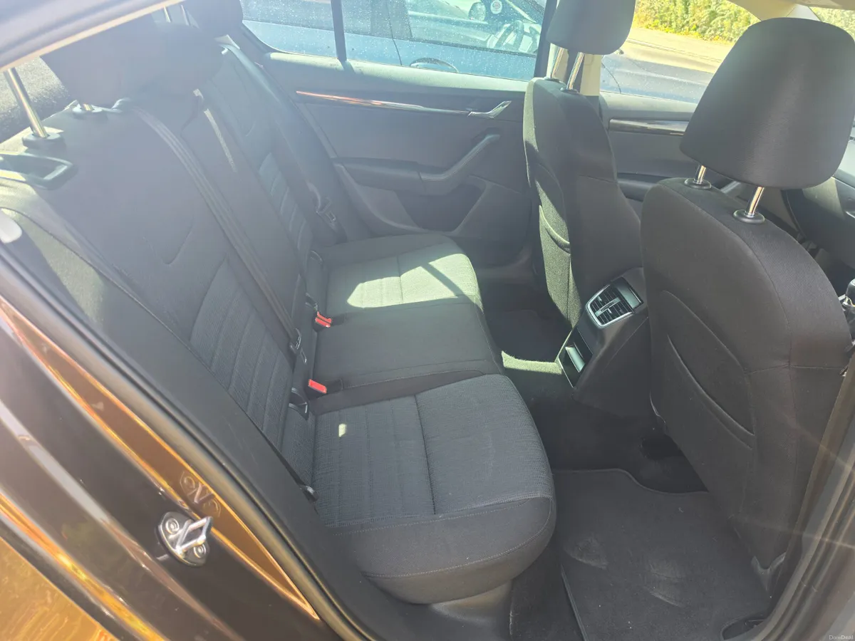 Skoda Octavia 2015 - Image 6