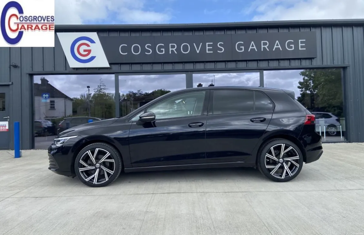 Volkswagen Golf 2023 - Image 2