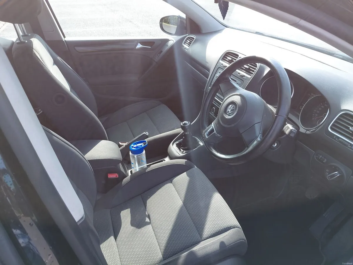 Volkswagen Golf 2012 - Image 4