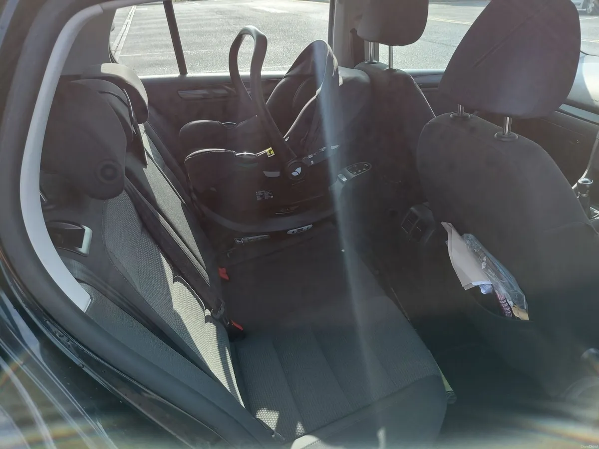 Volkswagen Golf 2012 - Image 5