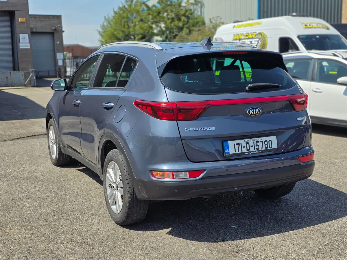 Kia Sportage 1.7 Diesel PLATINUM - Image 3