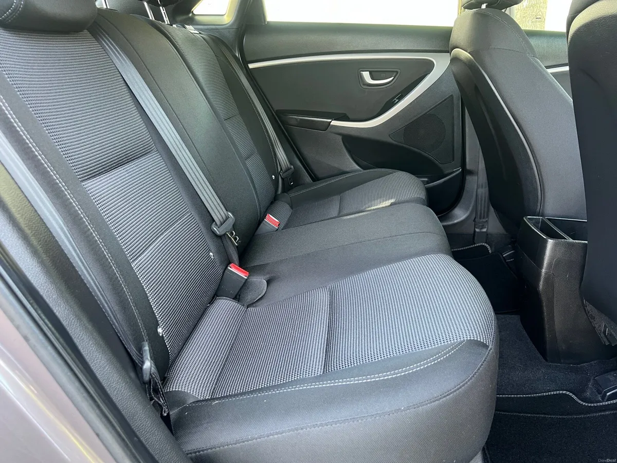 Hyundai i30 1.4 Petrol,Full History,Stunning Car - Image 4