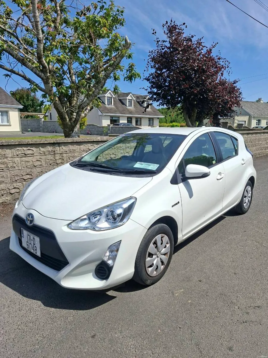 TOYOTA AQUA 2017 HYBRID AUTOMATIC ONLY 100KM - Image 1
