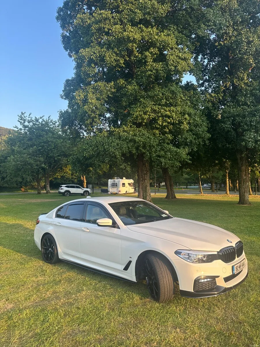 2019 BMW 530e MSport - Image 2