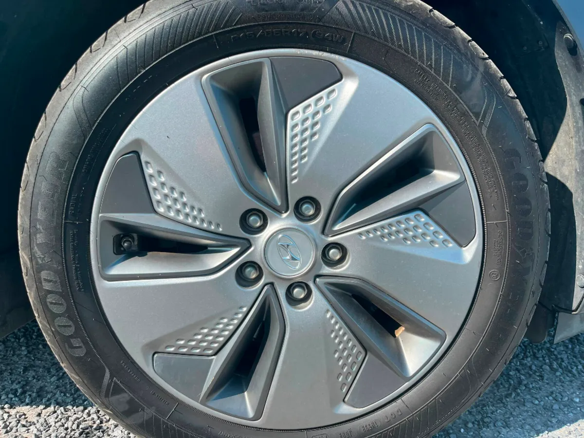 Hyundai KONA Kauai EV Premium 5DR Auto - Image 4