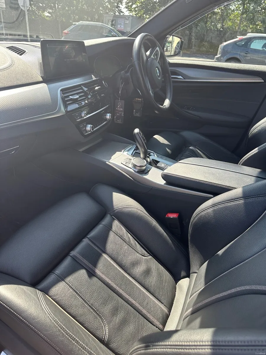 2019 BMW 530e MSport - Image 4
