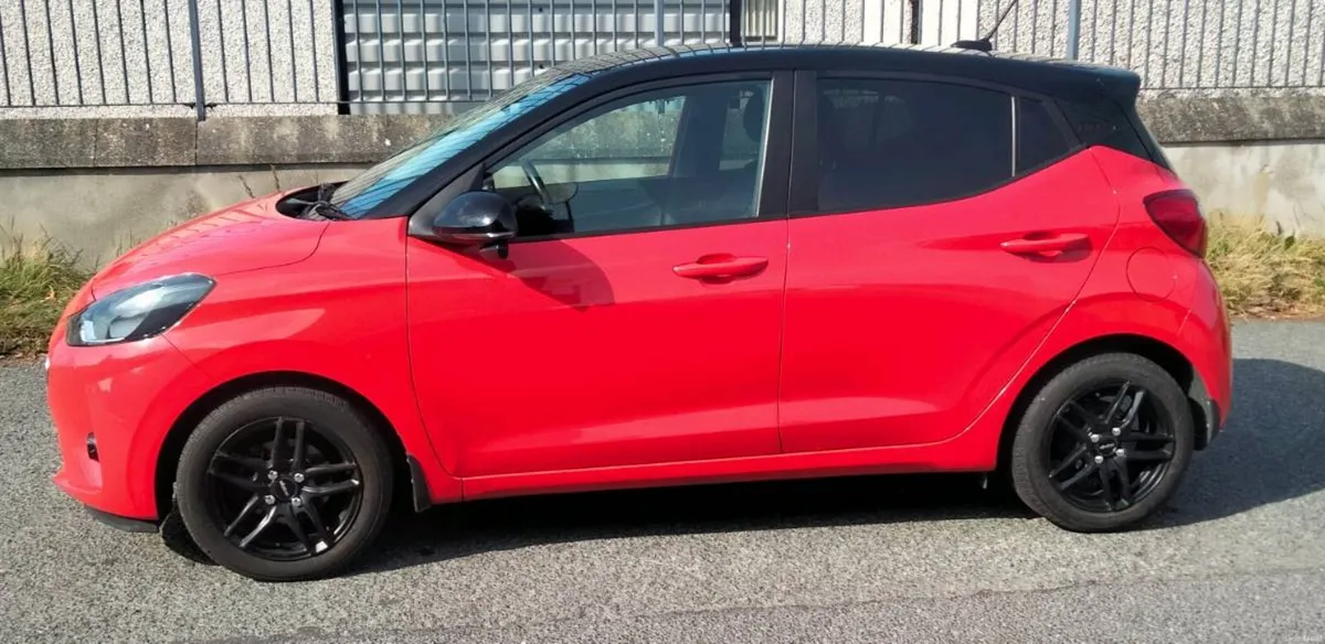 Hyundai i10 Deluxe Plus TwoTone - Image 4