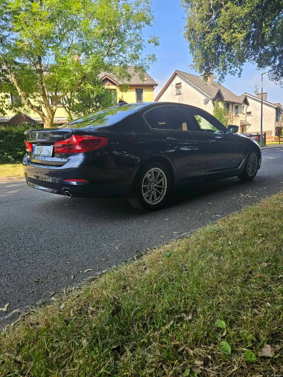 Car - Image 3
