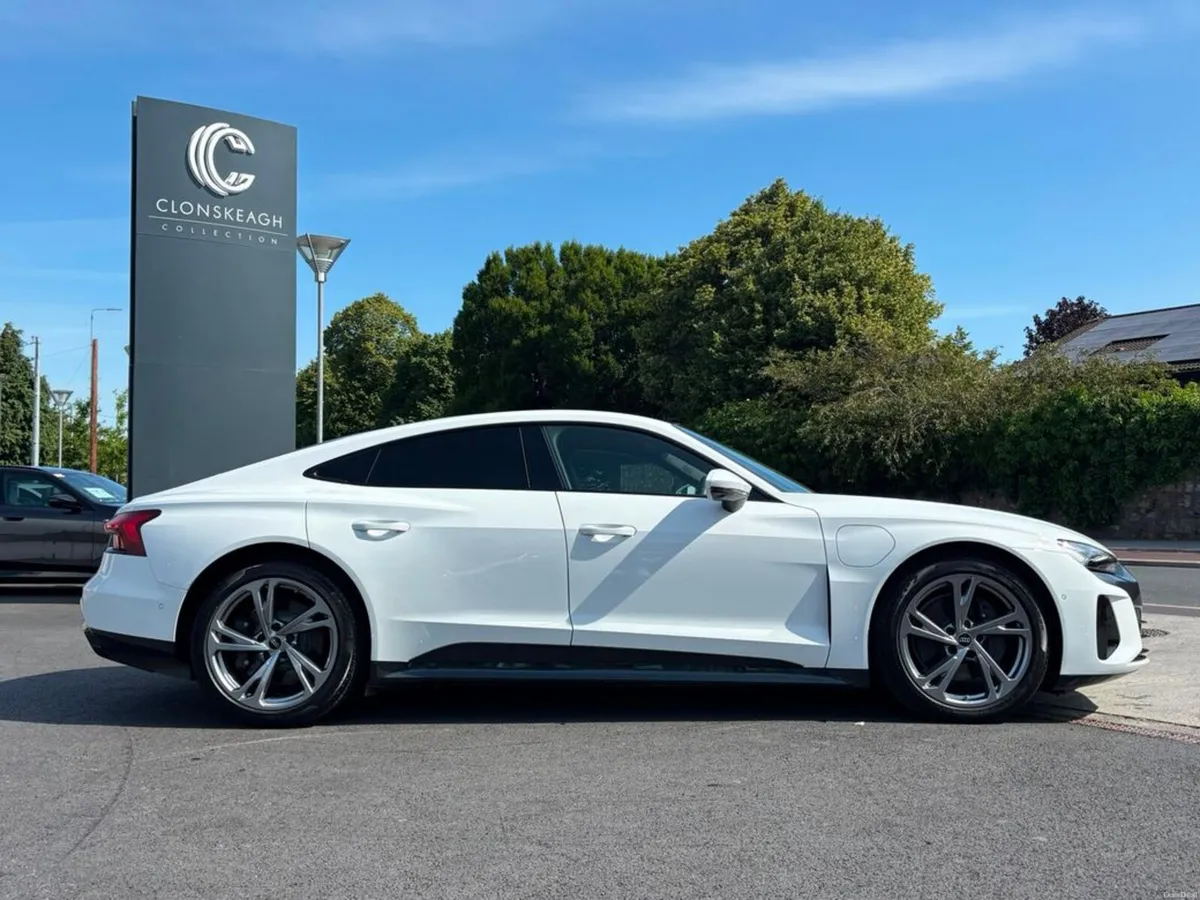 Audi e-tron GT QUATTRO BASE - Image 2