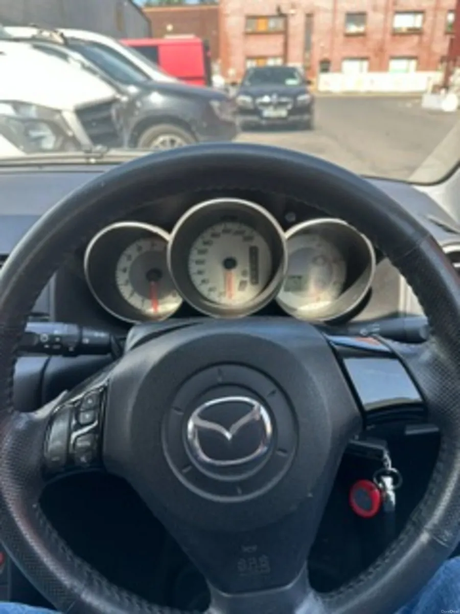 Mazda 3 AUTOMATIC 1.6L - Image 4