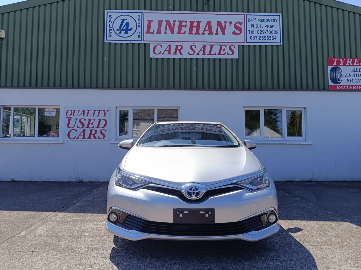 Toyota Auris Hybrid only 50,000km! Like New! - Image 4