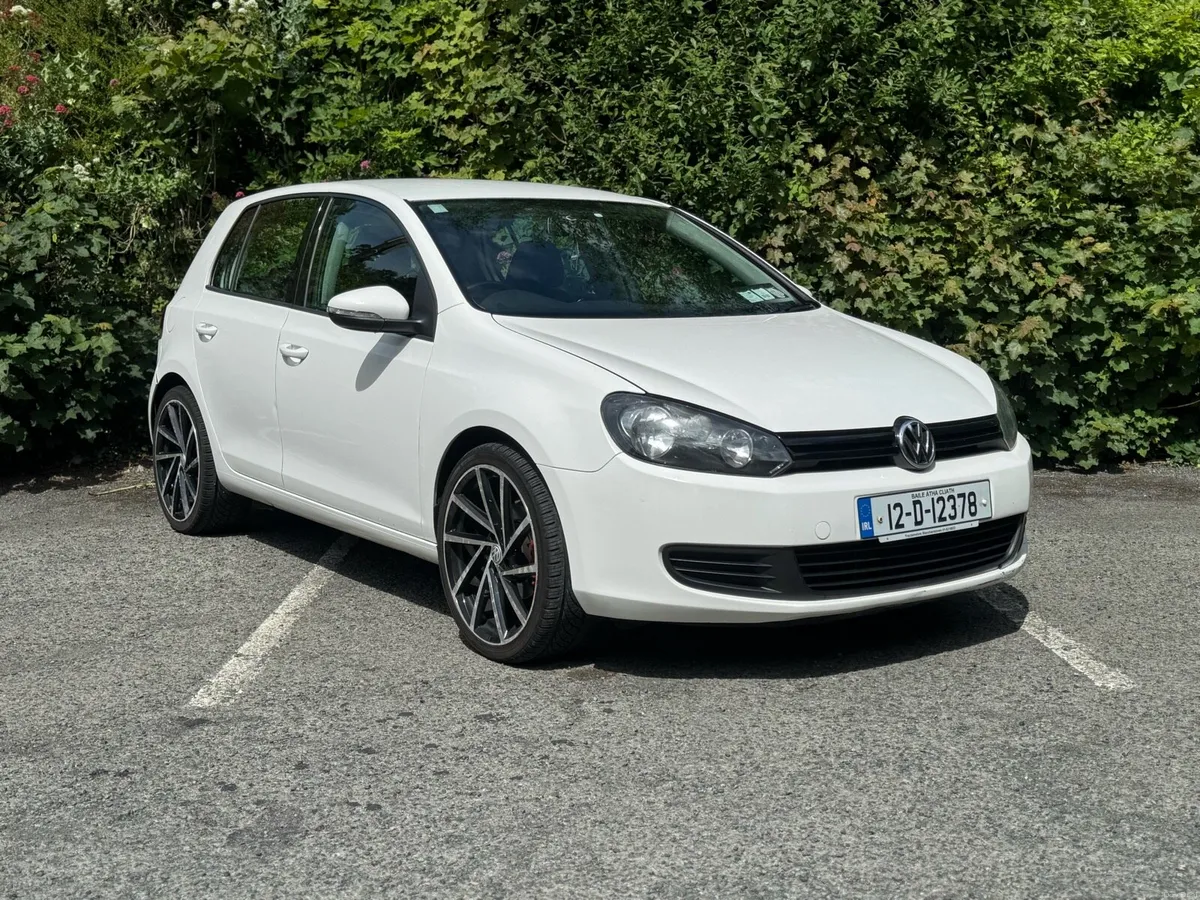 Volkswagen Golf *NCT2/27 *APPLE CARPLAY *DIGI DASH - Image 4