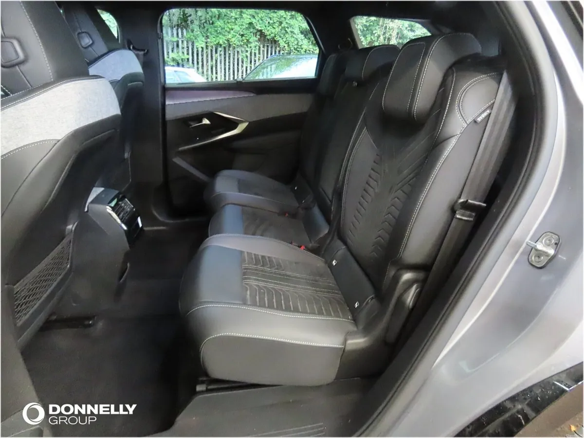Peugeot 5008 E- Electric Estate GT - Image 6