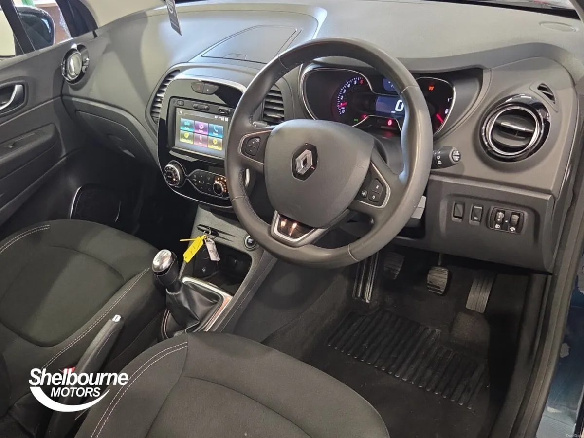 Renault Captur Hatchback Iconic - Image 4