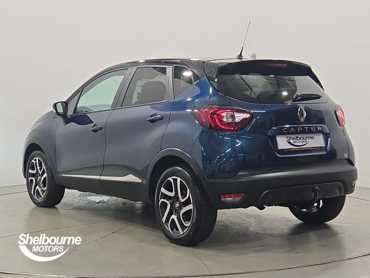 Renault Captur Hatchback Iconic - Image 2