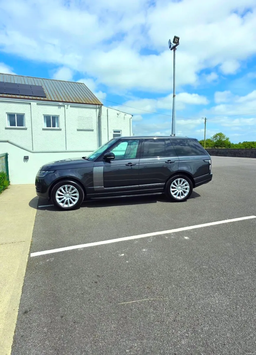 Range Rover Vogue 3.0 Diesel *Mint* - Image 2