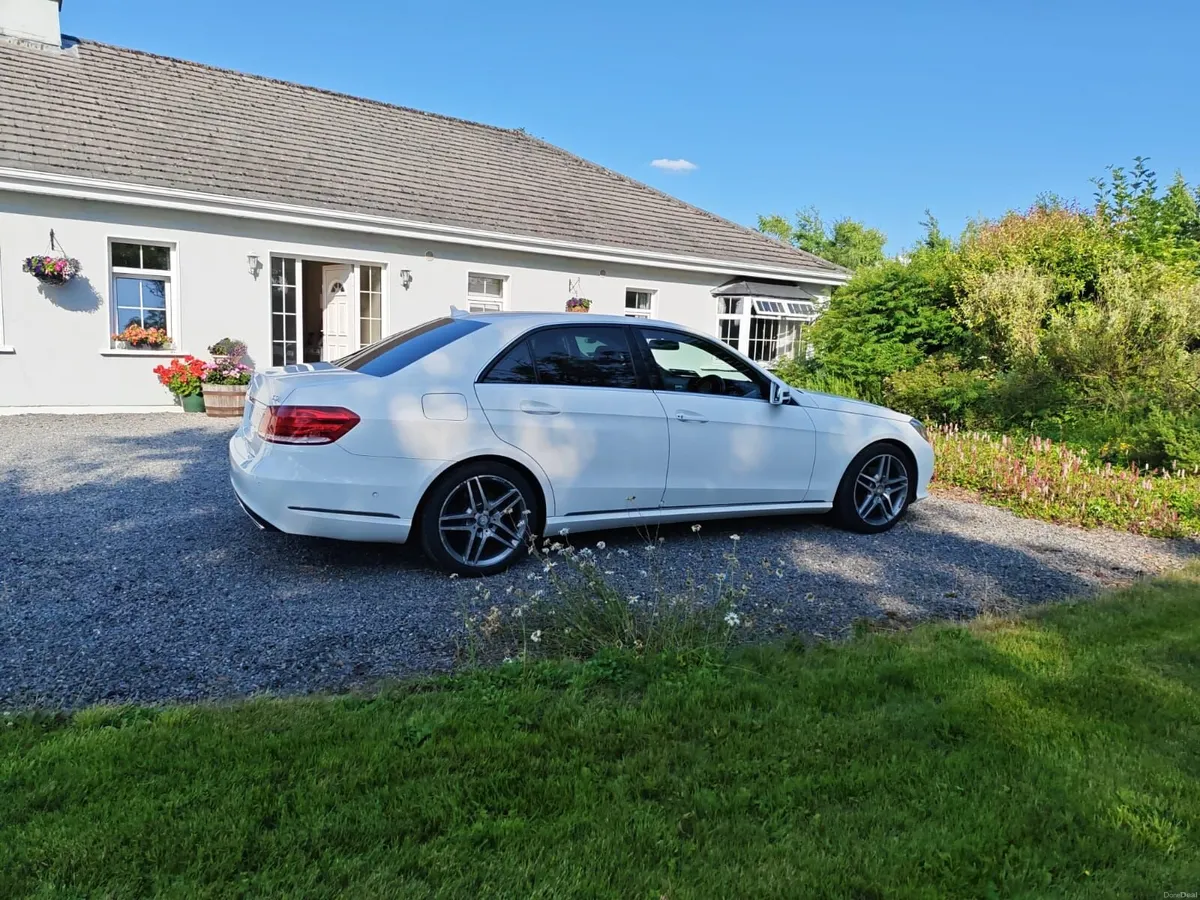 Mercedes-Benz E-Class 2013 - Image 2