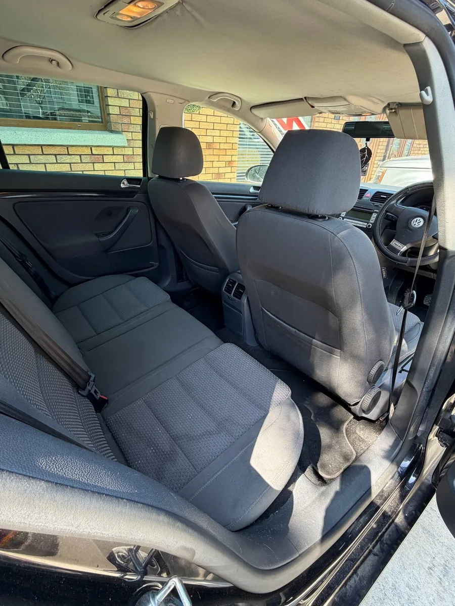 Volkswagen Golf - Image 4
