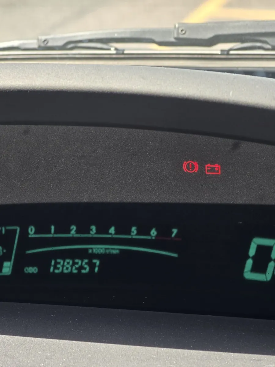 Toyota Yaris 2011 - Image 4