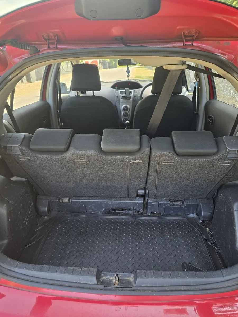 Toyota Yaris 2011 - Image 6