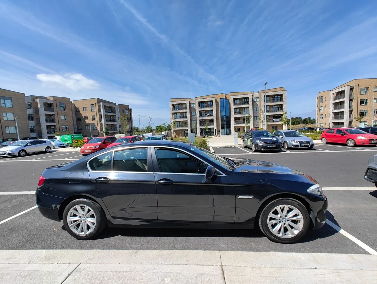 BMW 5-Series 2012 - Image 1