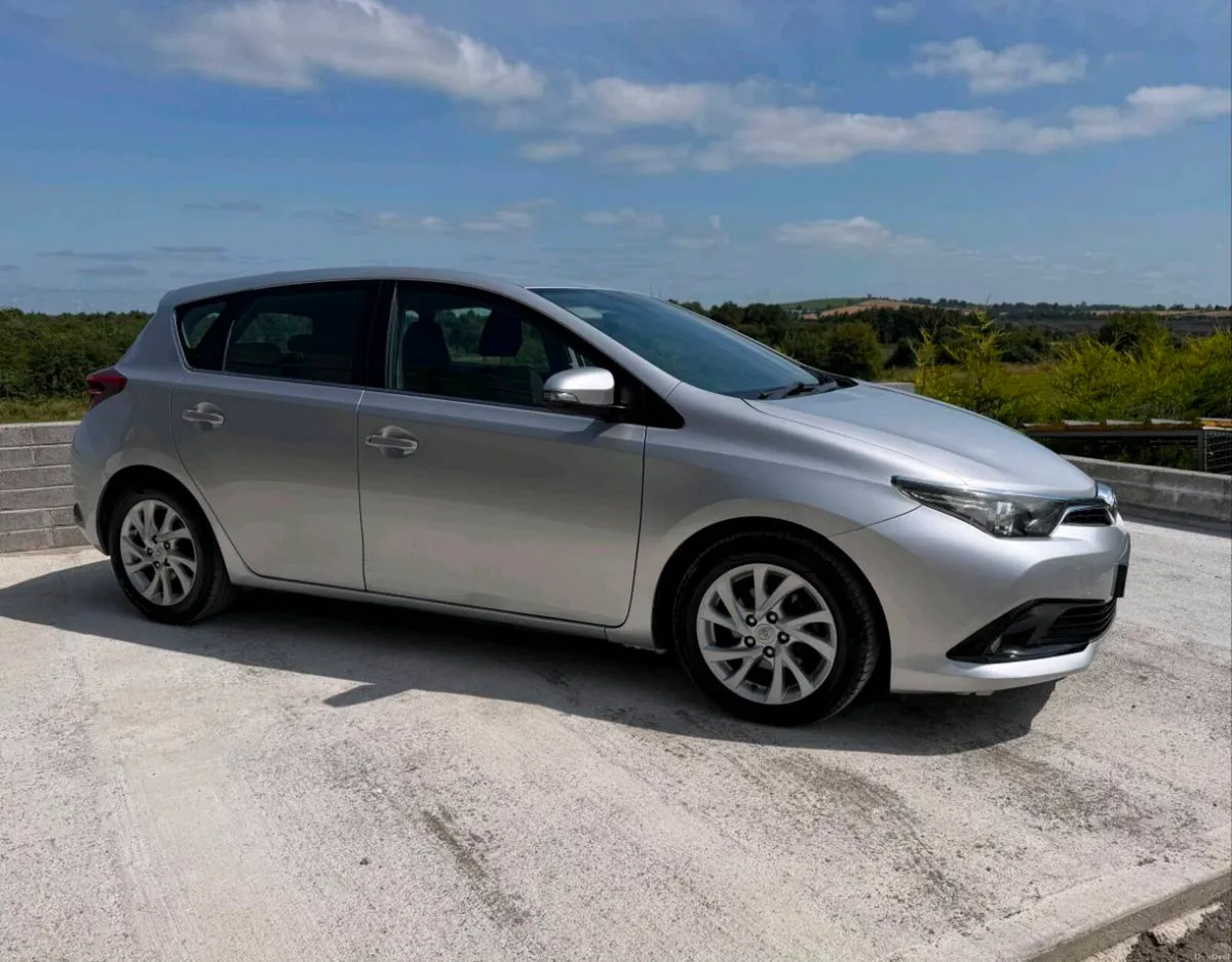 Toyota Auris Buisness Edition - Image 2