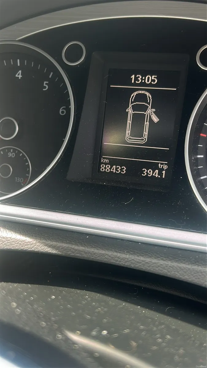 car - Image 4
