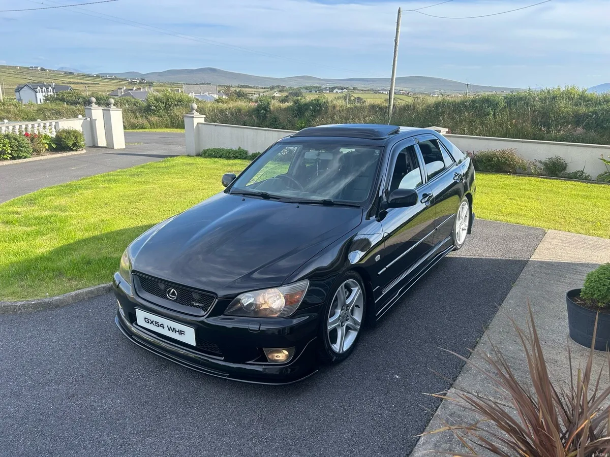 Lexus is200 - Image 1