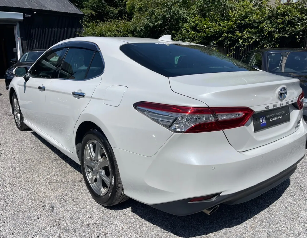 2021 Toyota Camry 2.5 Hybrid - Image 3
