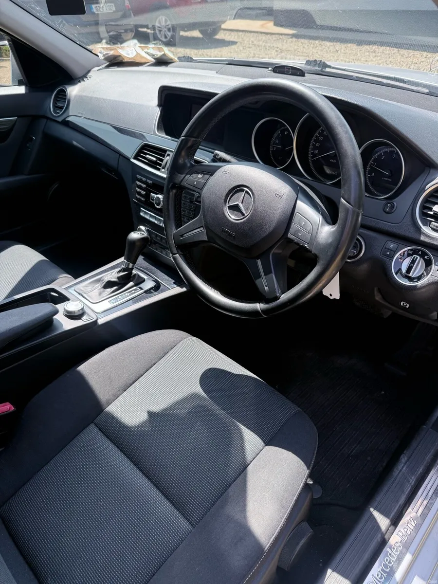 Mercedes Benz C class 2011  Automatic - Image 5