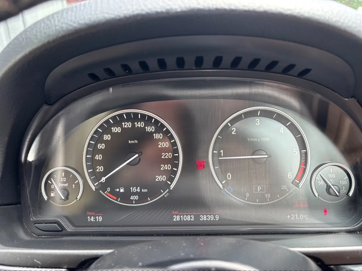 BMW 5-Series 2014 - Image 2