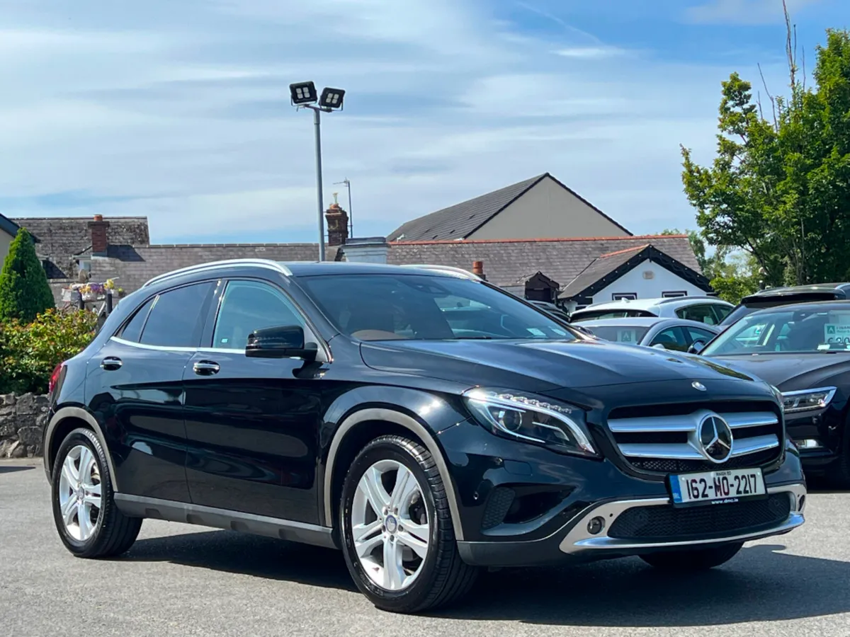 Mercedes-Benz GLA 180 AUTO PREMIUM *LOW KMS & HUGE - Image 3
