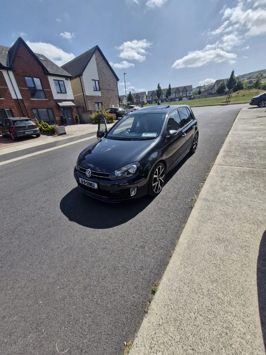 Volkswagen Golf 2012 - Image 2