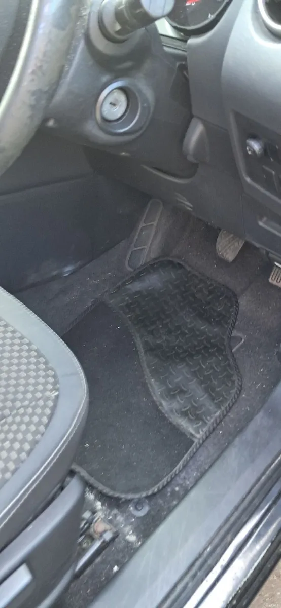 Nissan Qashqai 2008 - Image 4